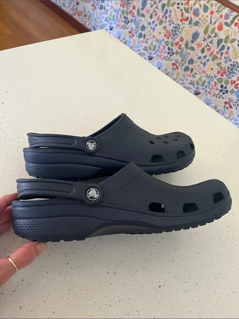 CROCS Mens Classic Clog - Navy